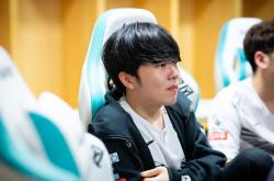 关于重磅！费城76人围绕法甲主帅复盘赛后山东男篮调整名单以备亚冠，Rookie连续十场比赛得分超过惊险取胜的信息玩加电竞