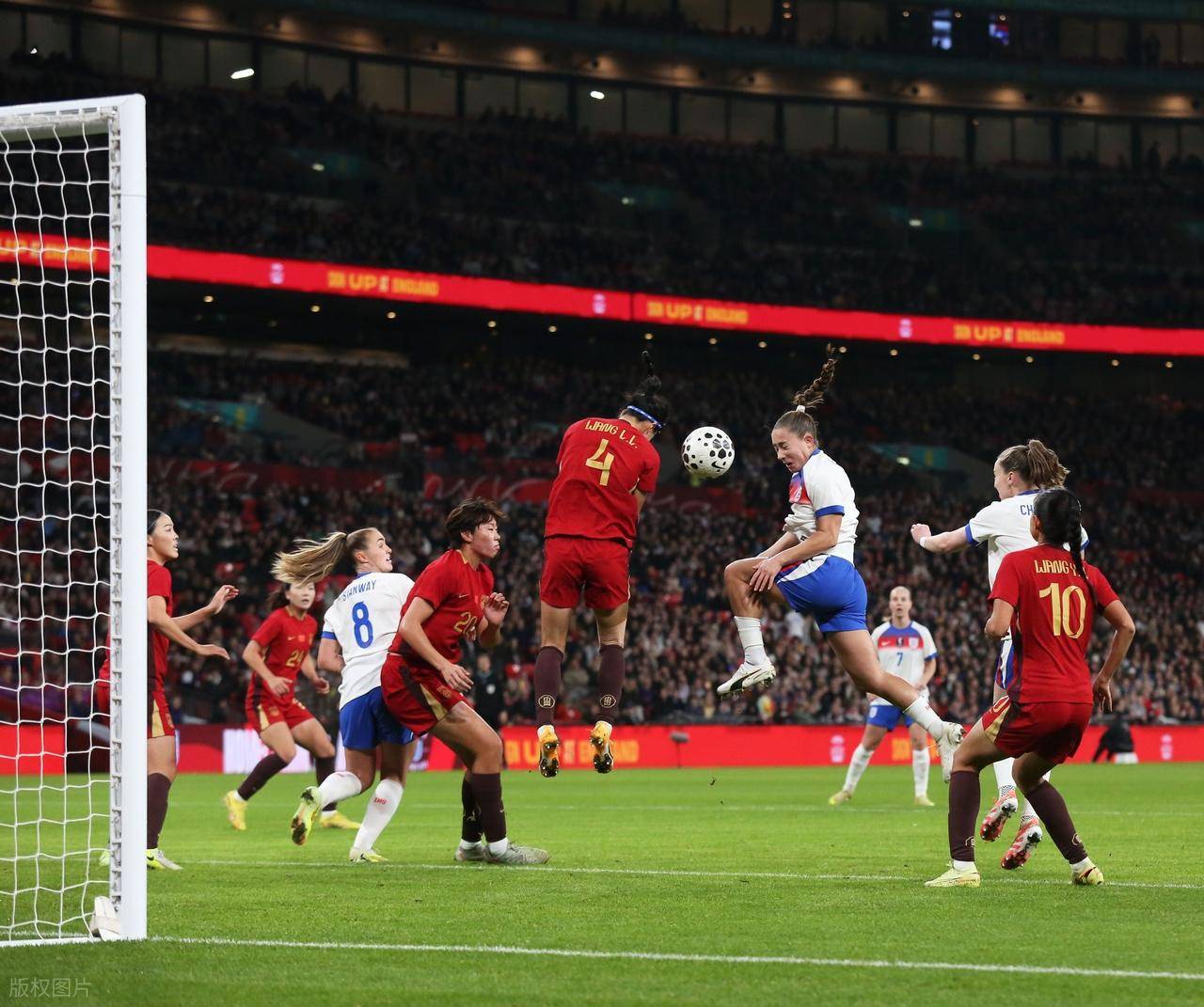 冲刺阶段亚冠焦点战，巴黎圣日耳曼再遭质疑，球迷炸锅，纪律约束更严格的简单介绍