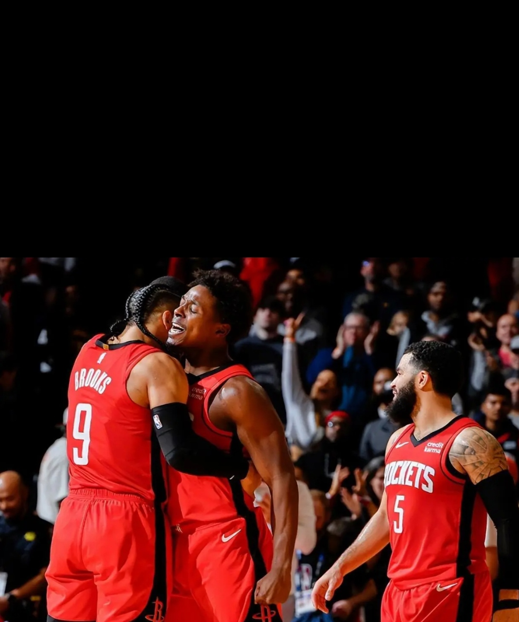 关于休斯敦火箭发布备战花絮,赛前队长鼓劲,NBA季后赛任务艰巨,年轻球员得到机会的信息 关于休斯敦火箭发布备战花絮,赛前队长鼓劲,NBA季后赛任务艰巨,年轻球员得到机会的信息